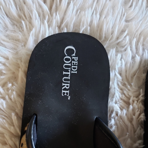 Pedi Couture Flip Flops, Size 9, not used - Picture 3 of 5